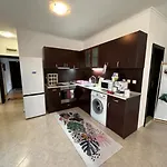 아파트 Panteli House 아헬로이
