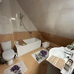 Panteli House * 아헬로이