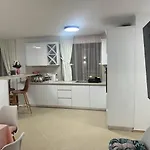 아파트 Panteli House