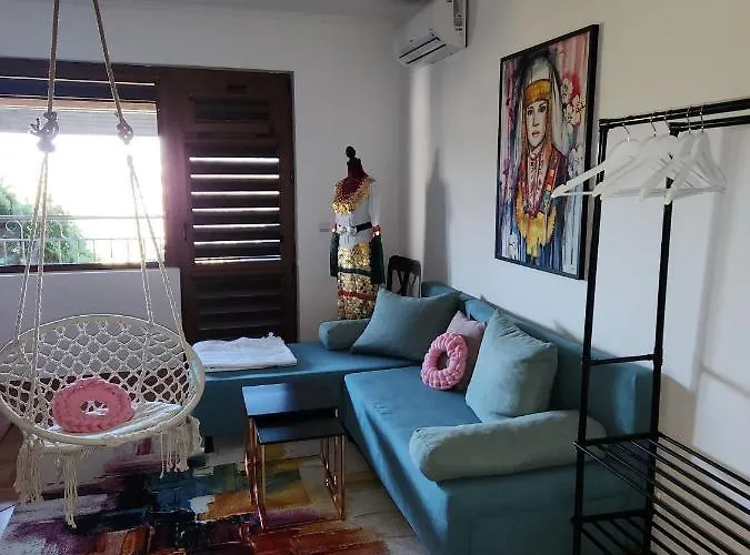 Panteli House * אהלוי